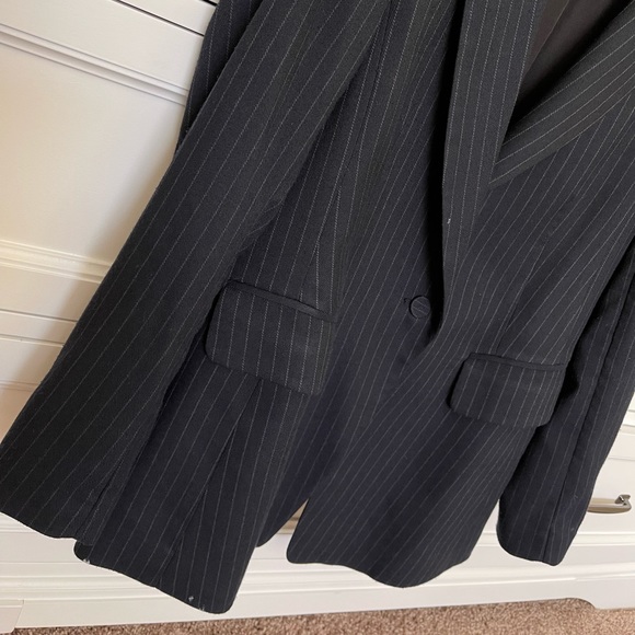 H&M Navy Blue Striped Blazer (size 6) - Picture 2 of 12
